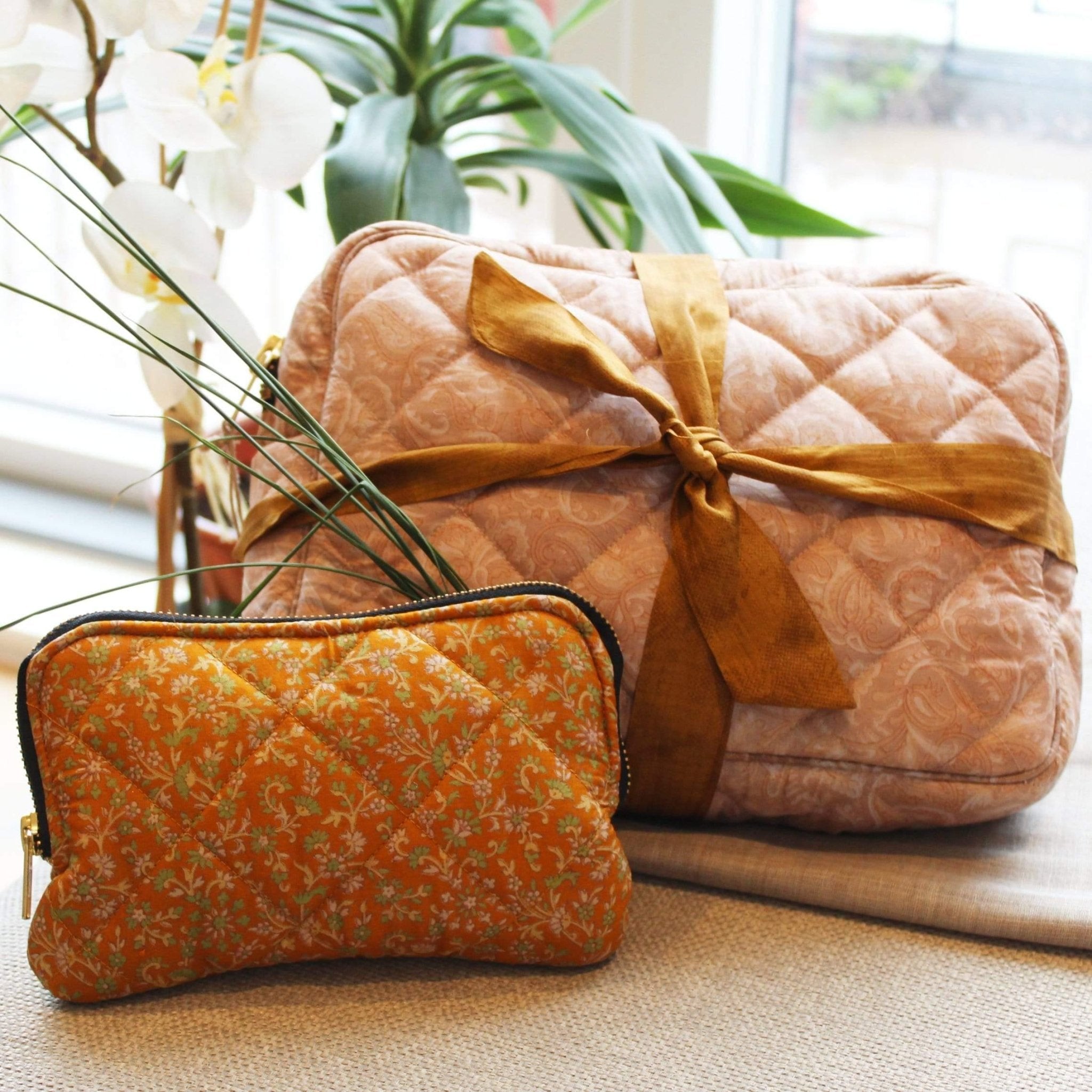 Premium Recycled Silk Make - up Bag + Recycled Silk WashBag (One - Off Print) - Ammpoure Wellbeing